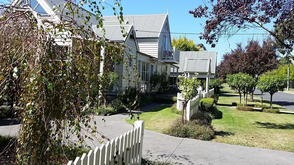 Creek Cottage Bed And Breakfast Traralgon Ngoại thất bức ảnh